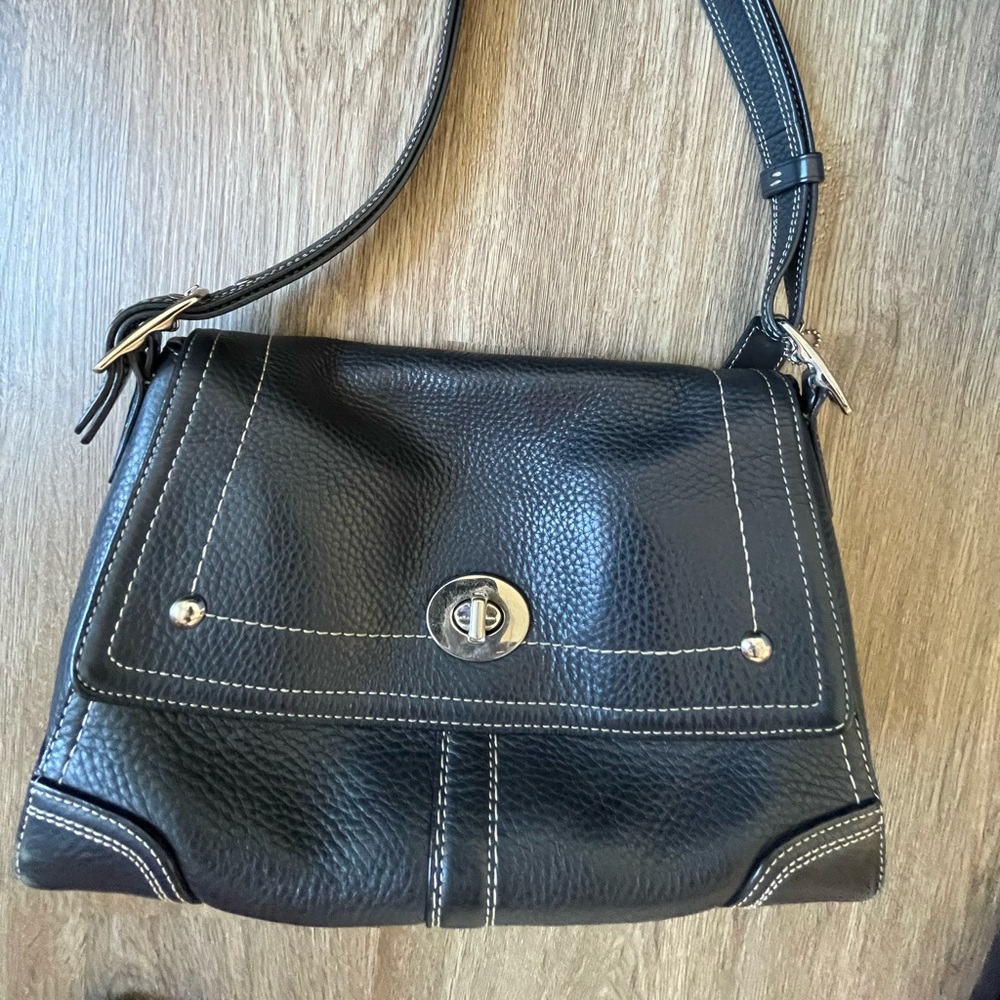 COACH LEATHER HAND BAG BLACK
